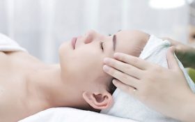 Làn da căng mịn với phương pháp massage da mặt tại nhà